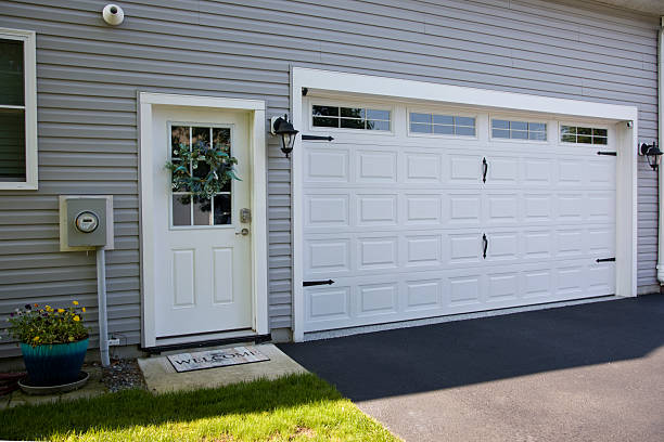 24/7 Emergency Garage Door Panel Replacement experts in Kirtland AFB, NM